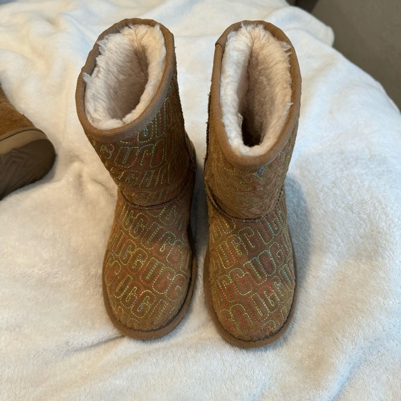 {UGG} Kids boots- Sold Separately - Picture 4 of 11